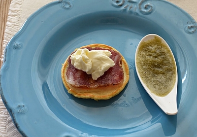 Bliny al Salame di Varzi DOP con purea di scarola