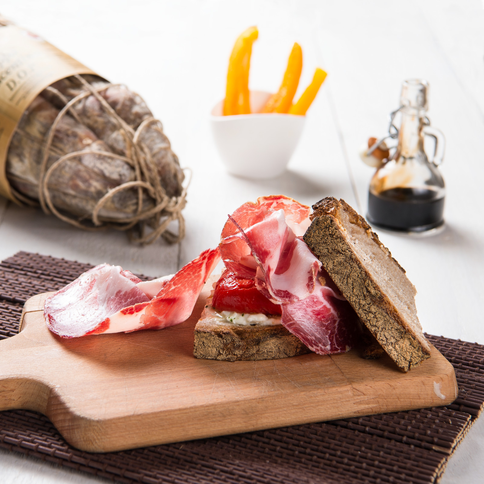 IL PIACENTE con pane tipo lariano