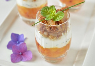 Verrines con pesche, ricotta e Prosciutto Toscano DOP