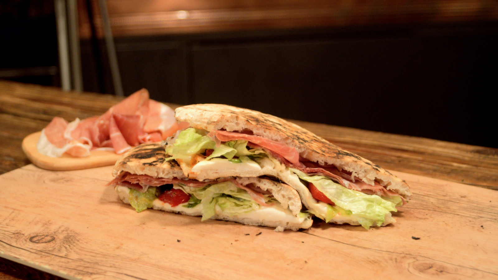 PIZZA con PROSCIUTTO DI CARPEGNA DOP