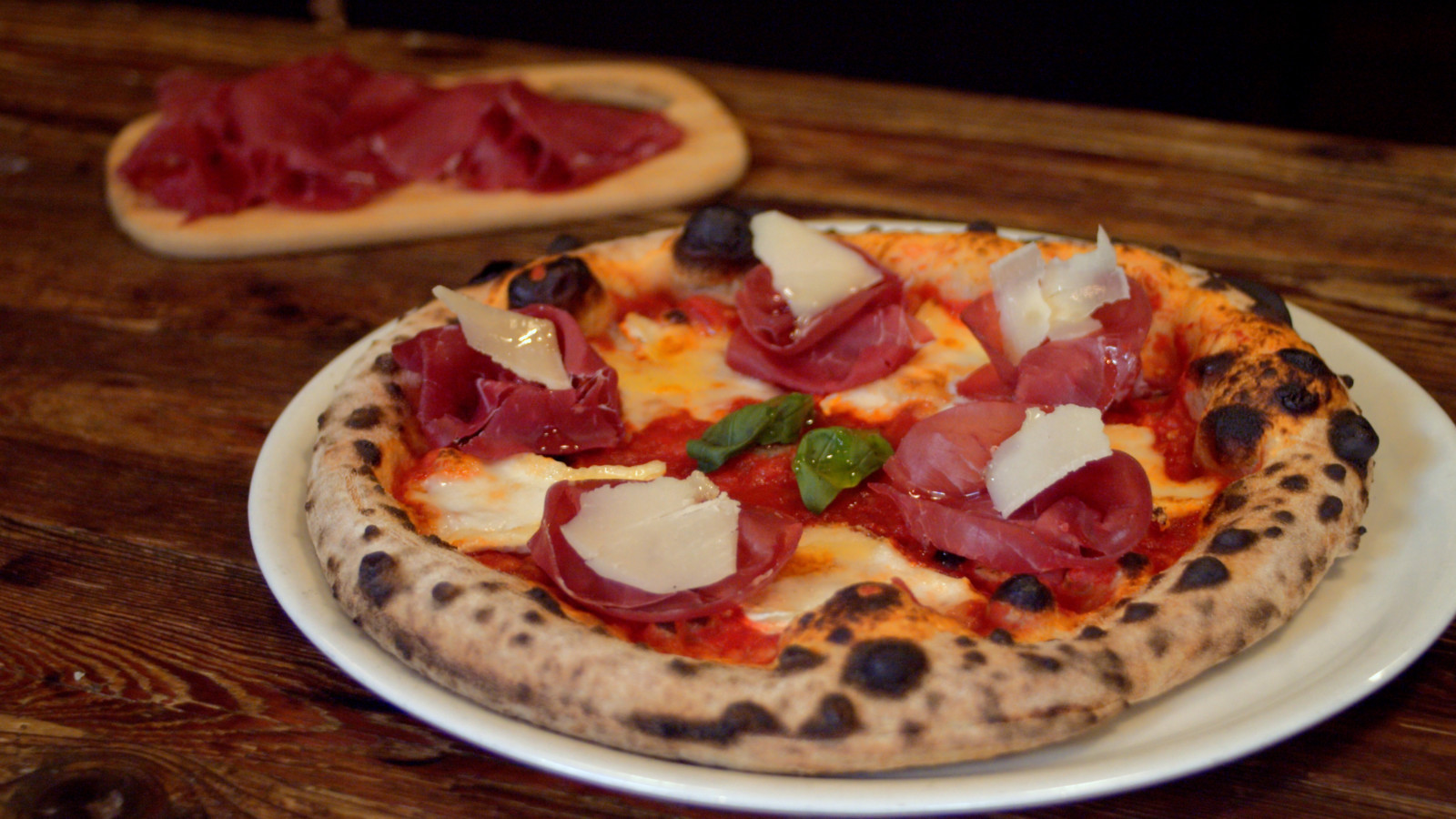 PIZZA con BRESAOLA DELLA VALTELLINA IGP