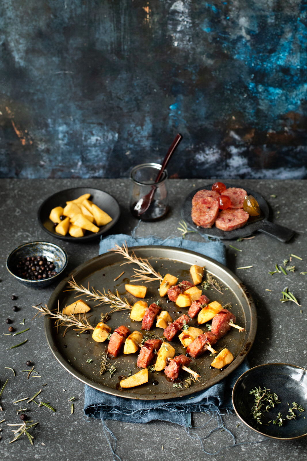 Spiedini di Cotechino Modena IGP e pere con Aceto Balsamico di Modena IGP