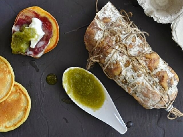 BLINY AL SALAME DI VARZI DOP CON PUREA DI SCAROLA