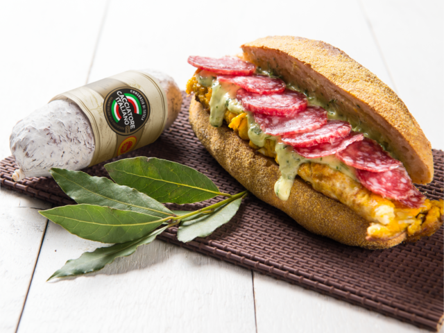 IL CACCIATORINO con pane di mais