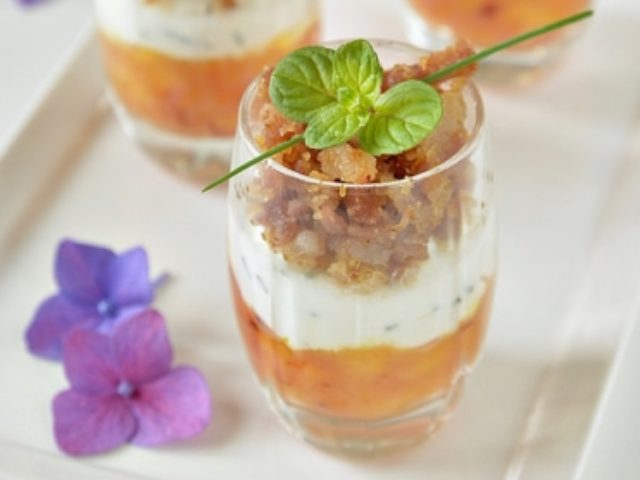 Verrines con pesche, ricotta e Prosciutto Toscano DOP