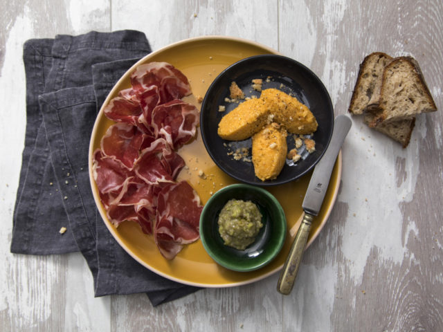 Quenelle di zucca con COPPA PIACENTINA DOP, Parmigiano Reggiano e agresto