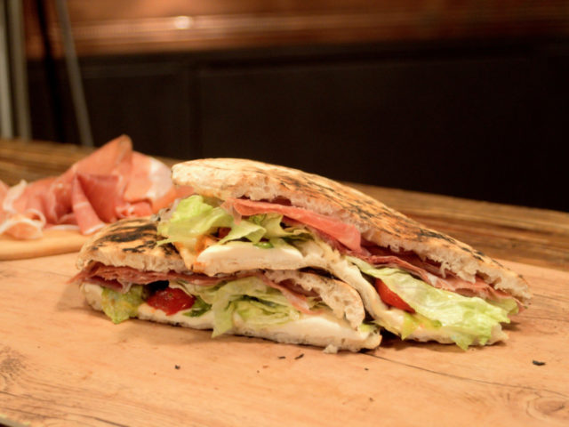 PIZZA con PROSCIUTTO DI CARPEGNA DOP