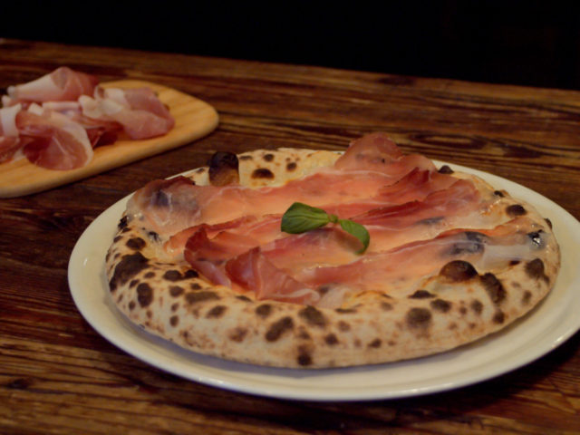 PIZZA con SPECK ALTO ADIGE IGP