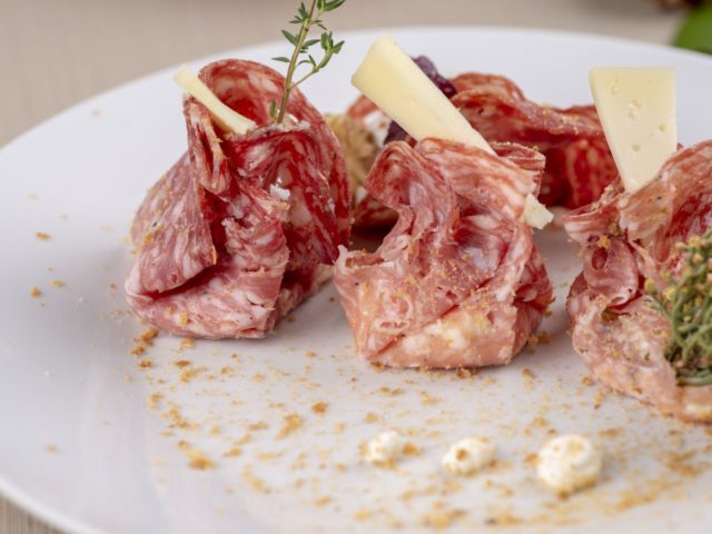 Fagottini di Finocchiona IGP con crema di patate e noci