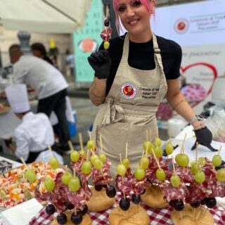 salame-spiedini-con-uva